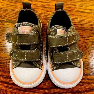 Infant Velcro Converse size 5